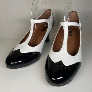 Size 10 Black & White Patent Leather Royal Vintage Gatsby T-Strap Spanish Heels